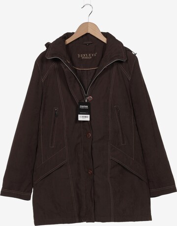Bexleys Jacket & Coat in XL in Brown: front