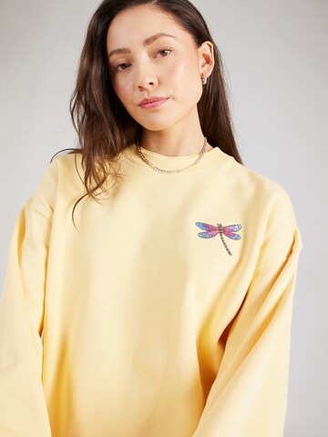 Iriedaily Sweatshirt 'Libelle' i gul