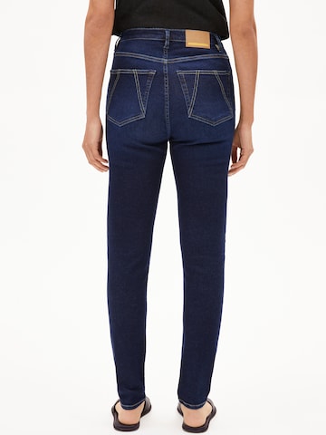 Skinny Jean ARMEDANGELS en bleu