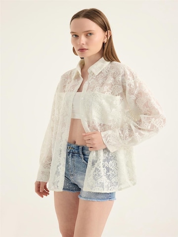 HOME STORE Halenka – bílá