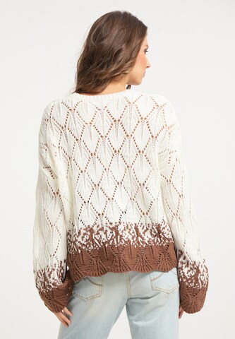 IZIA Sweater in White