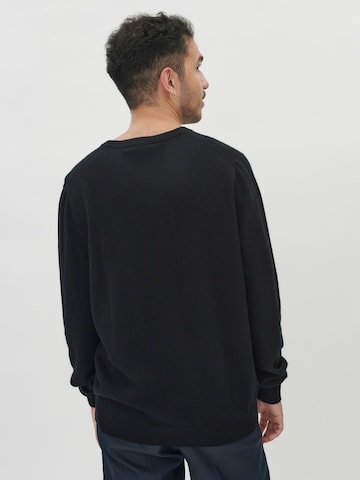 GOBI Cashmere Pullover 'Men's Essential Cashmere V-Neck Sweater'‌‌‌‌‌‌ in Schwarz