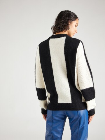 Pull-over 'SINA' VILA ROUGE en noir