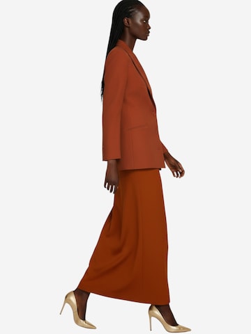 Amarilde Suit in Orange