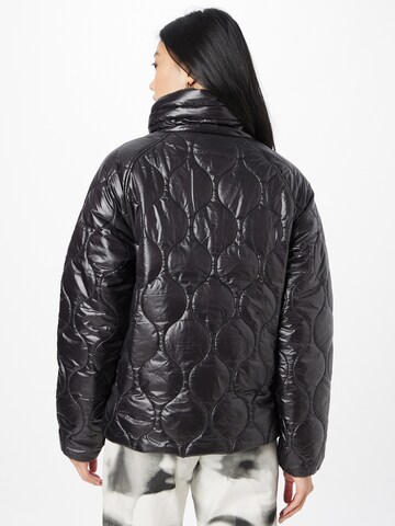 QS Between-Season Jacket in Black