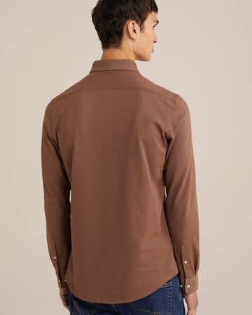 WE Fashion Slim fit Overhemd in Bruin
