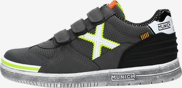 MUNICH Sneakers 'Klittenband Laag' in Grey: front