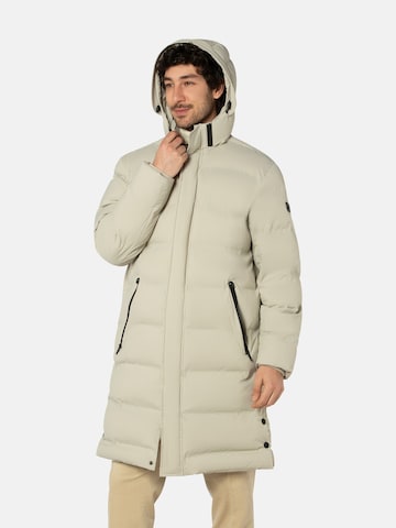 BENVENUTO Winterjacke 'CIRO', Model ist 185 cm groß und trägt Größe 50 in Weiß