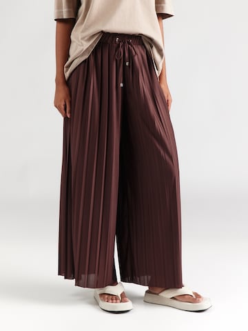 ABOUT YOU Bő szár Nadrág 'Caren' - piros: elől