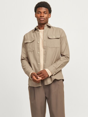 Coupe regular Chemise 'JJEDarren' JACK & JONES en gris : devant