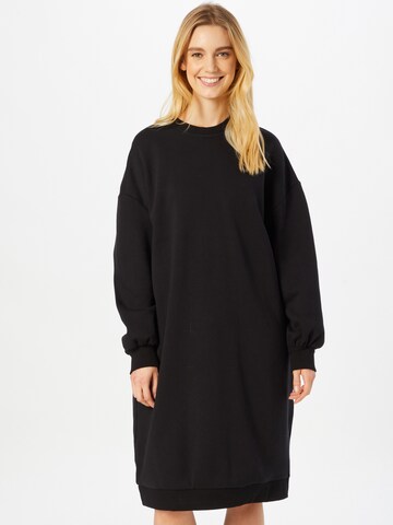 Robe Urban Classics en noir : devant