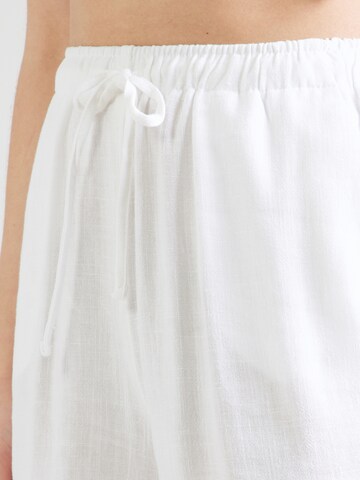 Loosefit Pantaloni 'ONLSIESTA' di ONLY in bianco
