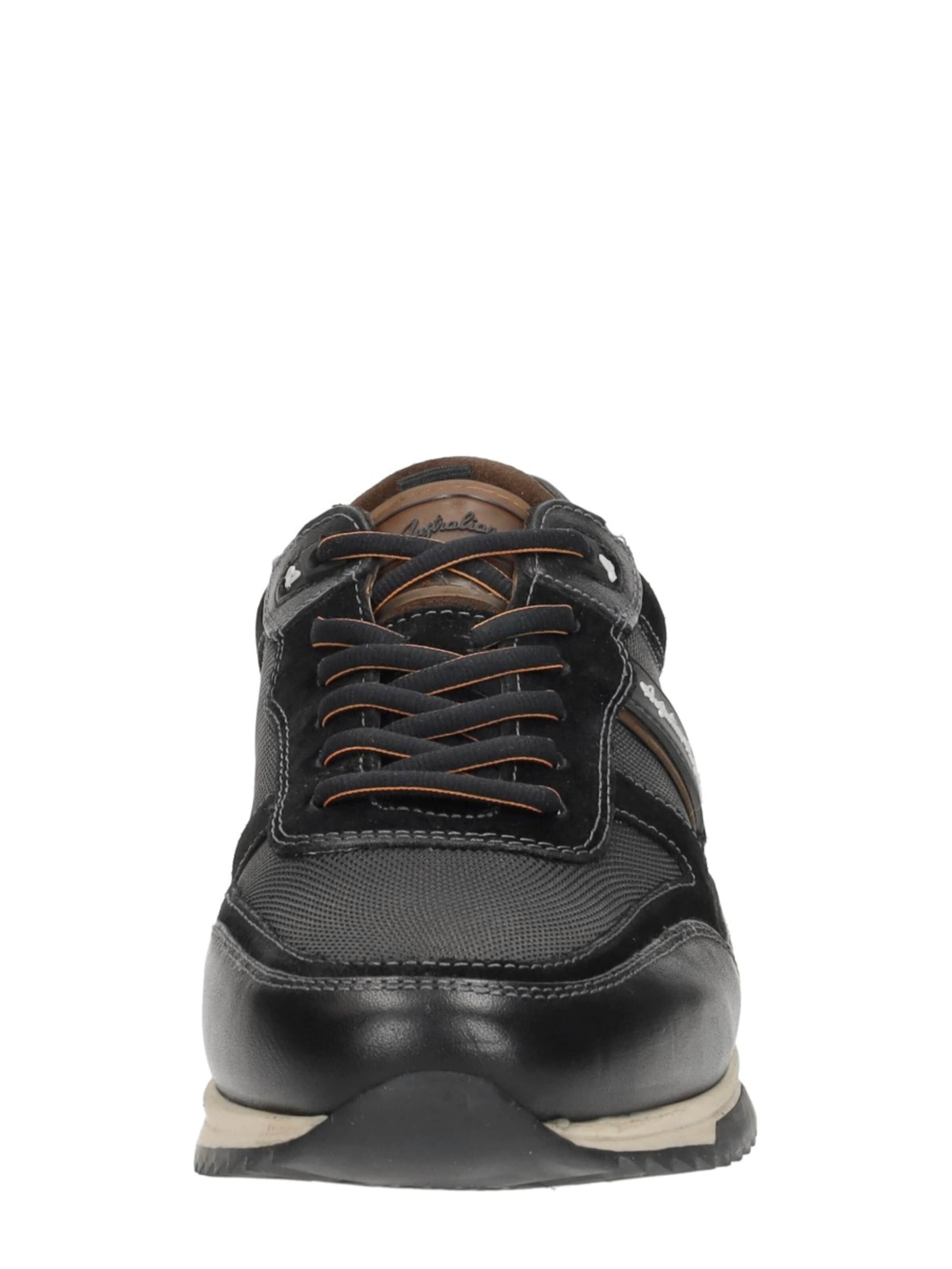Australian Platform trainers 'Filmon' in Black