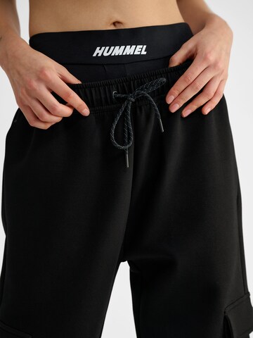 Hummel Tapered Cargobroek in Zwart
