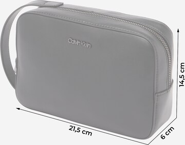 Calvin Klein Waschtasche in Schwarz