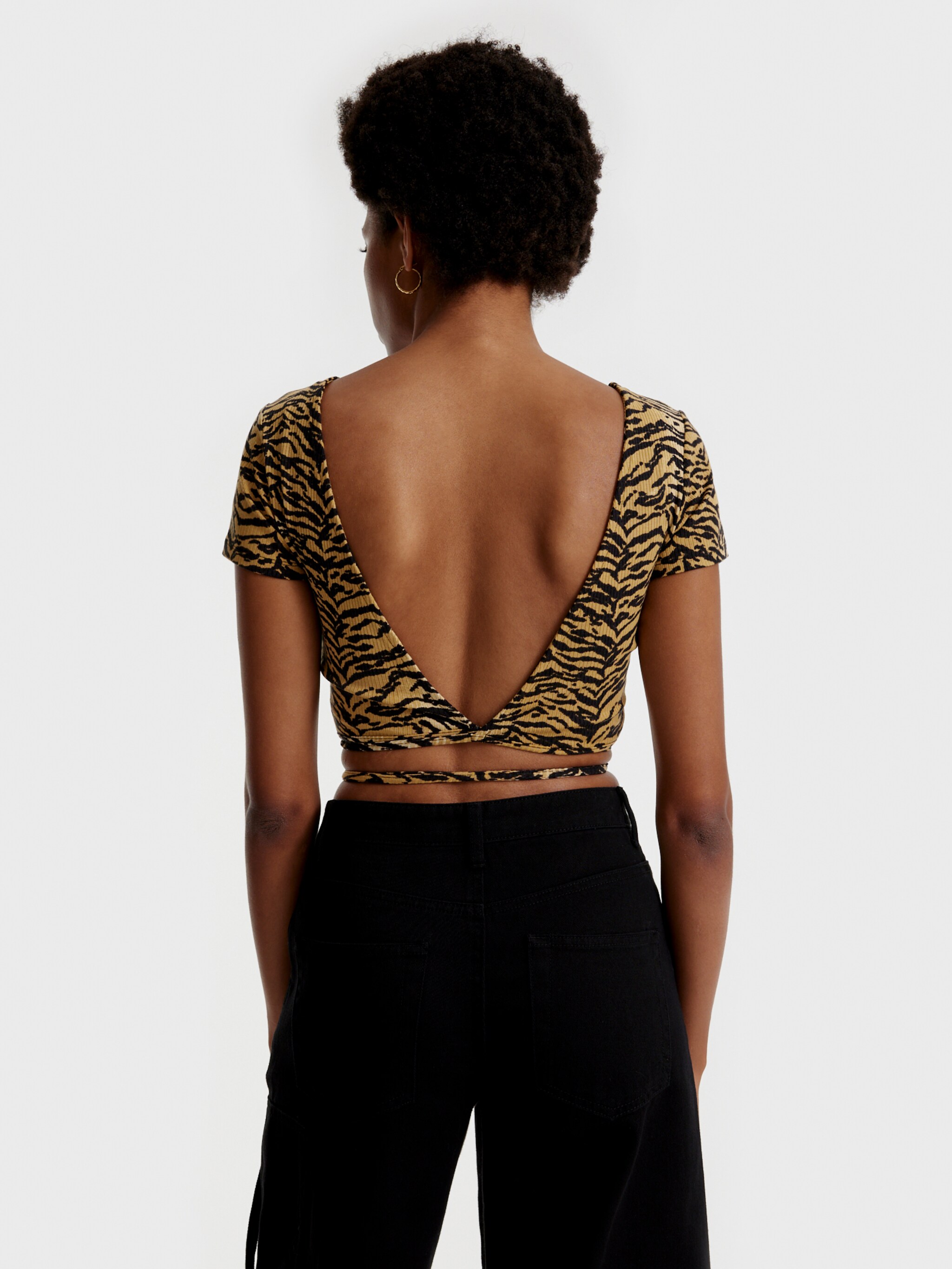 EDITED Producten Shirt 'River' Bruin