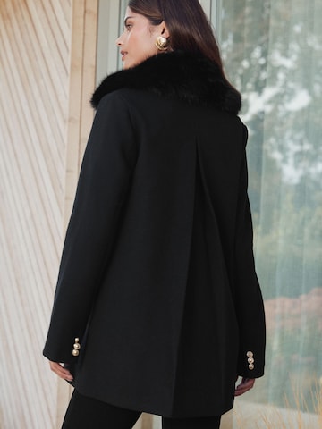 Cappotto di mezza stagione di Lipsy in nero