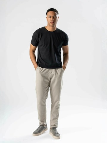 TEESHOPPEN - Ajuste regular Camisa ' Regular T ' en negro