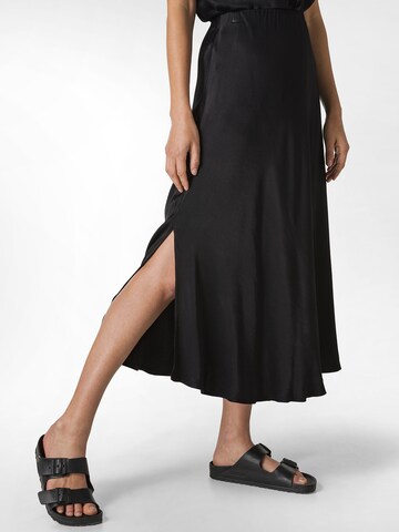 DEHA Skirt in Black