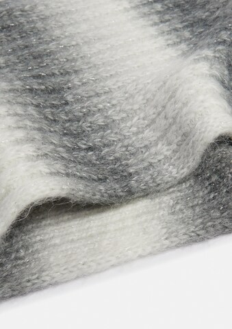 COMMA Scarf in Grey