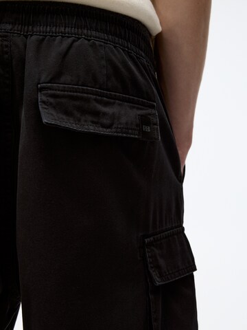 Pull&Bear Regular Cargo Pants in Black