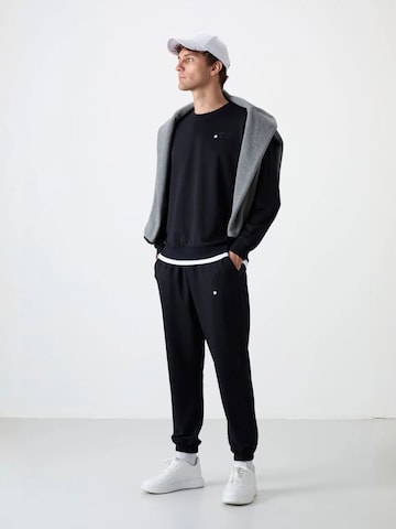 Tommy Life Sweatsuit 'Aktive Sets' in Black: front