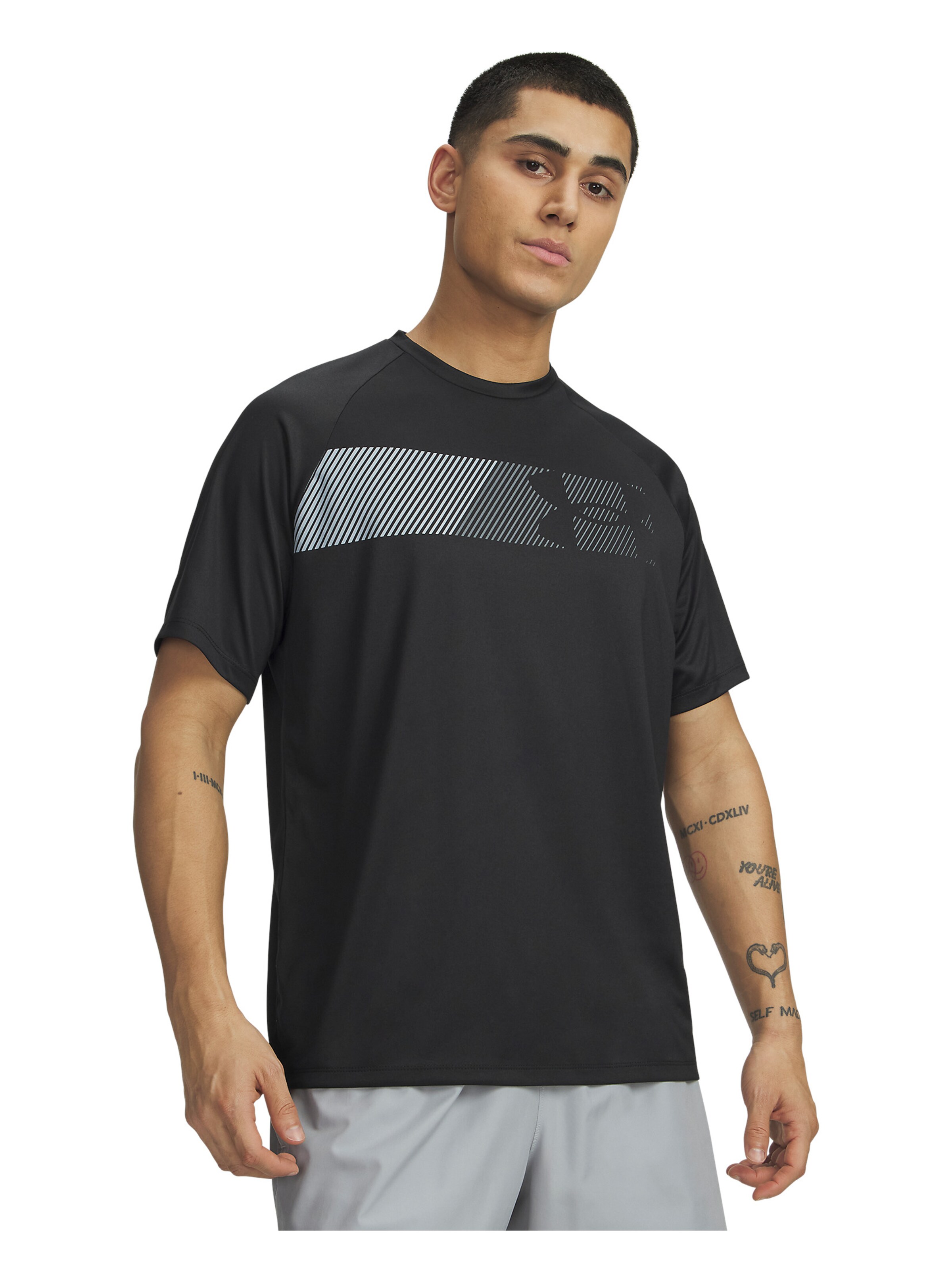 UNDER ARMOUR Functioneel shirt in Zwart: voorkant