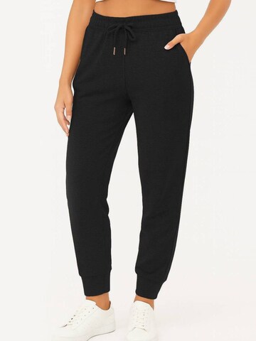 Tapered Pantaloni 'Ross Camp Sculpt' di ROSS CAMP in nero: frontale