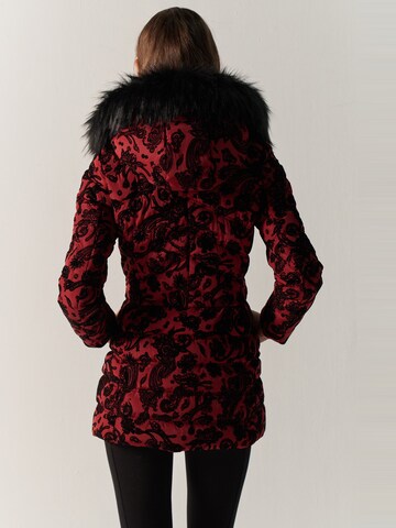 KOROSHI - Chaqueta de invierno en rojo