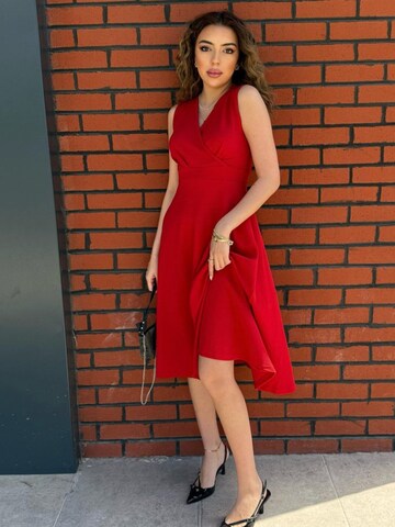 JANE's Jurk in Rood: voorkant