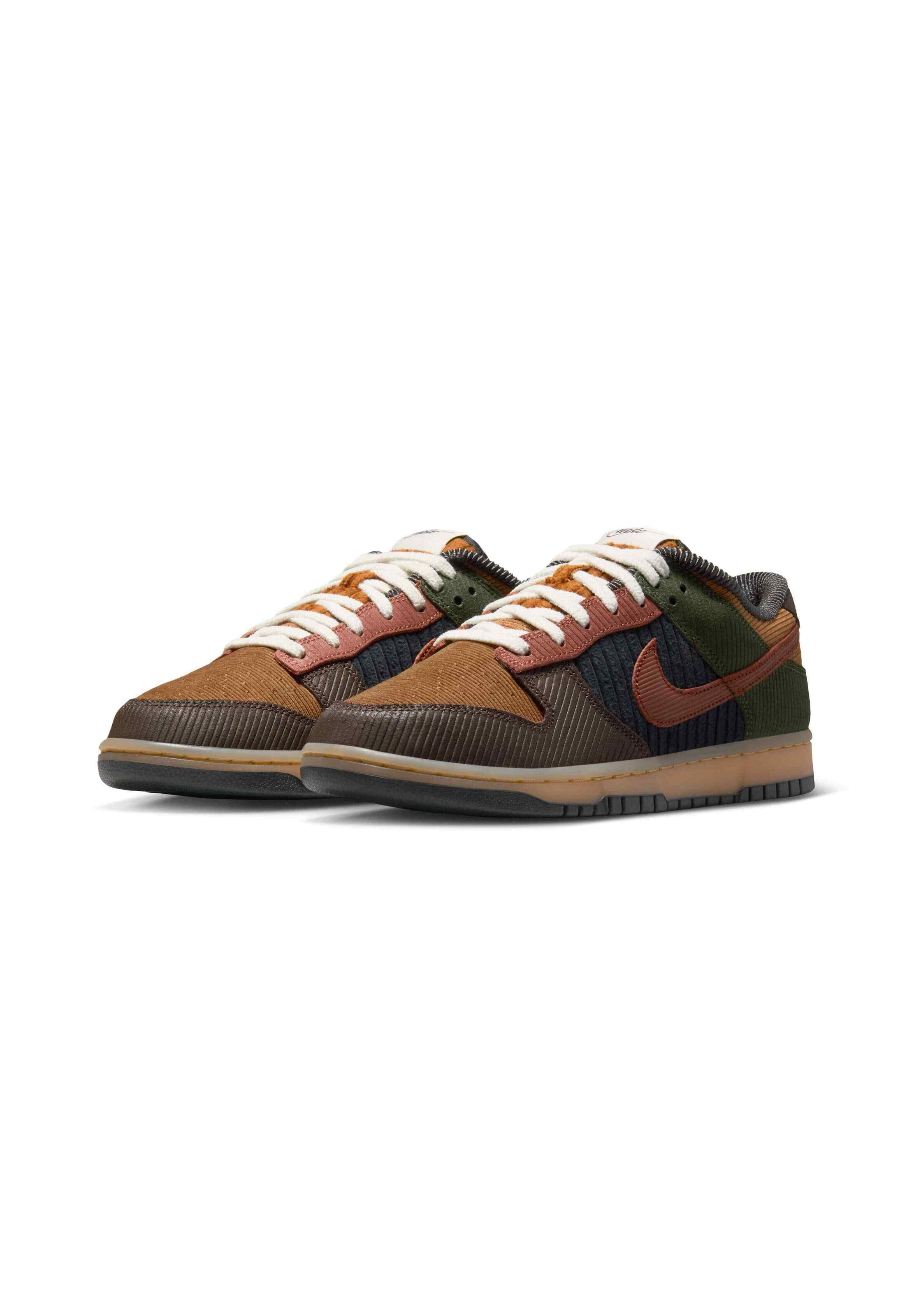 Nike Sportswear Platform trainers 'Dunk Low Retro Premium' in Brown