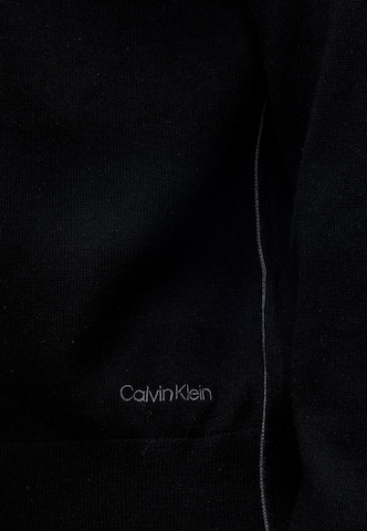 Pullover di Calvin Klein in nero
