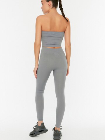 Trendyol Skinny Spodnie sportowe w kolorze szary