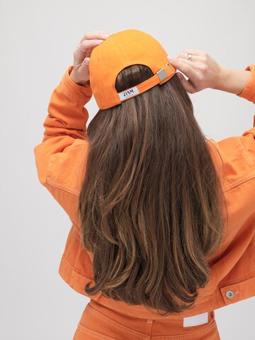 ABOUT YOU x VIAM Studio Cap 'ED' in Orange: front