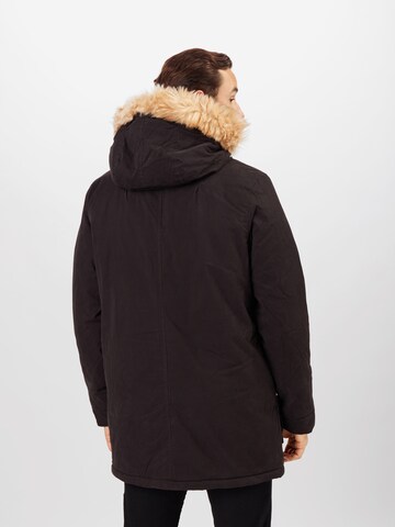 Parka d’hiver Lyle & Scott en noir