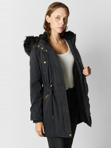 Parka invernale di KOROSHI in nero