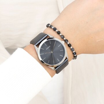 OOZOO Analog Watch in Black
