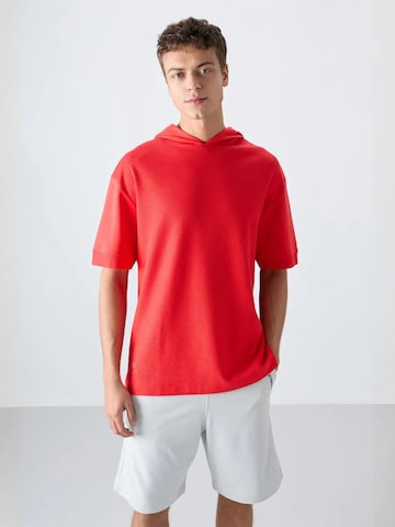 Tommy Life Shirt in Red: front