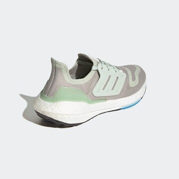 ADIDAS SPORTSWEAR Маратонки за бягане 'Ultraboost 22' в сиво