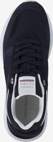 TOMMY HILFIGER Sneaker in Blau