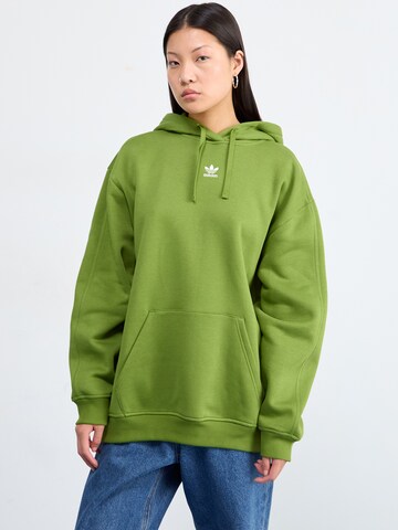 ADIDAS ORIGINALS Суичър 'Essentials' в зелено: отпред