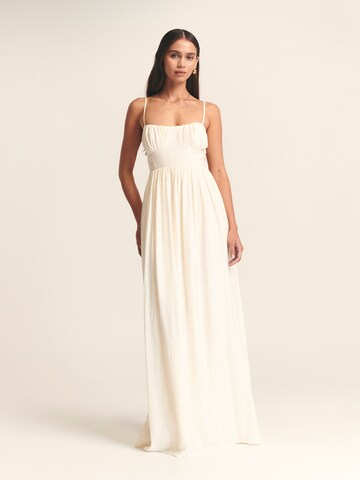 Abito 'George' di St MRLO in beige