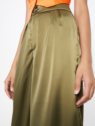 Nasty Gal Wide leg Pleat-Front Pants in Green