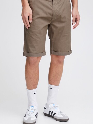 !Solid Regular Chinoshorts 'Montijo' in Braun
