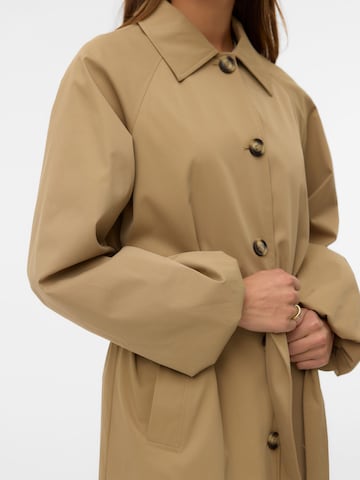VERO MODA Tussenmantel 'VMCHRISSY' in Bruin