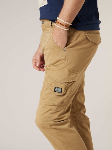 Effilé Pantalon cargo 'Garden' Deeluxe en beige