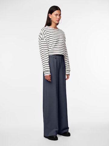 PIECES Loose fit Pleated Pants 'Camil' in Blue