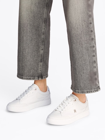 TOMMY HILFIGER Platform trainers 'Essential Chic Court' in White