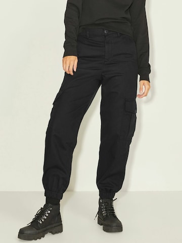 JJXX Tapered Cargo Pants 'Holly' in Black: front