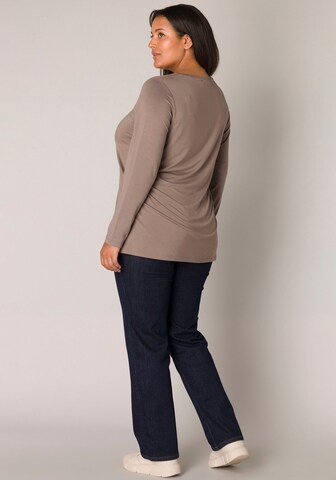 BASE LEVEL CURVY Shirt in Grau